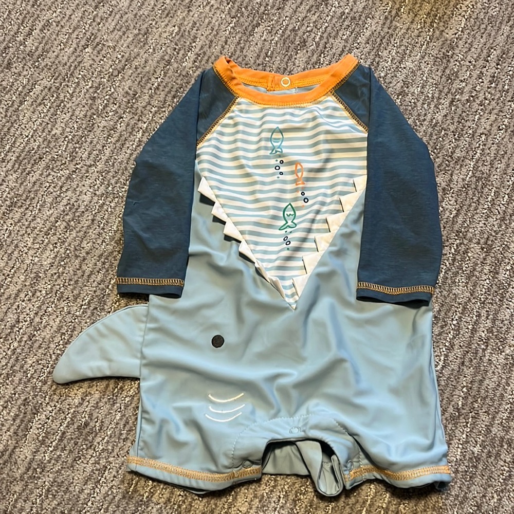Mud pie Shark rashguard! 🦈